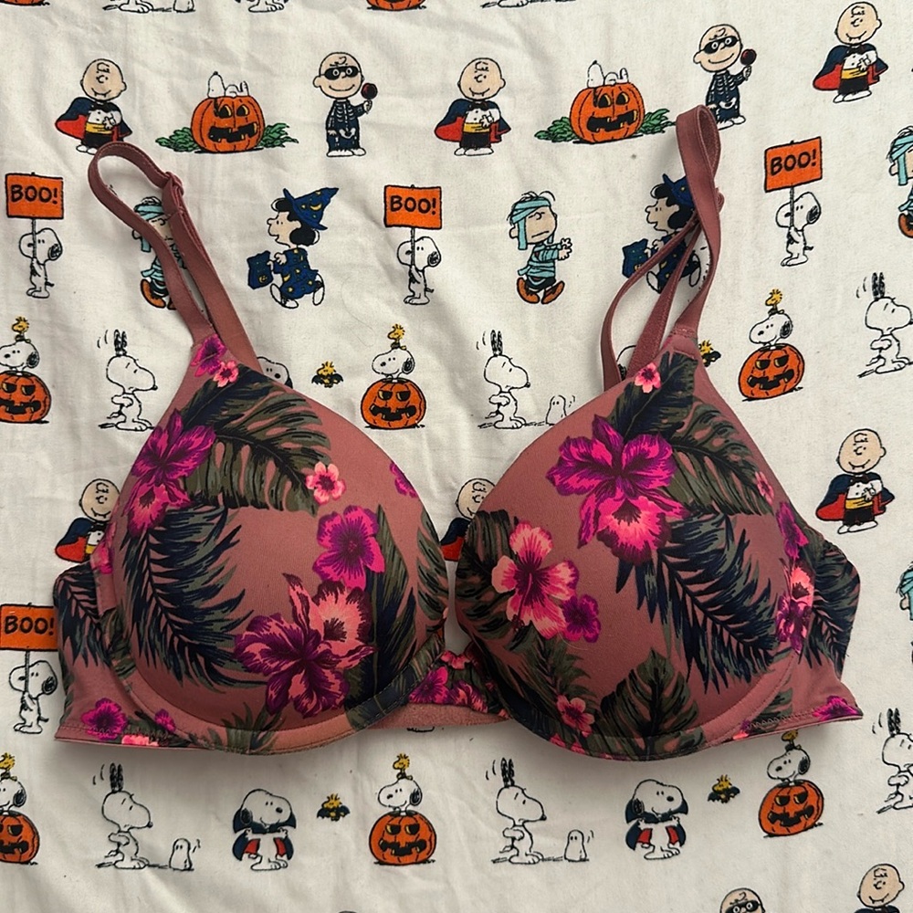 VS PINK Floral Push-Up Bra